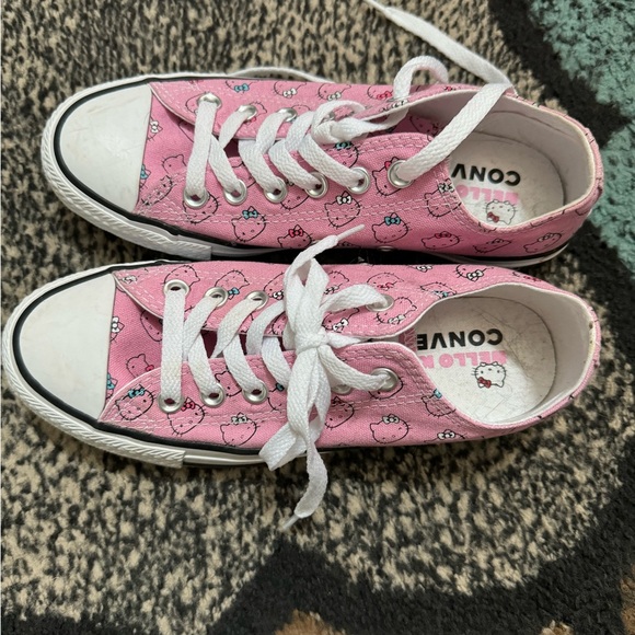 Hello Kitty Converse Chuck Taylor All Star low top - Picture 2 of 4